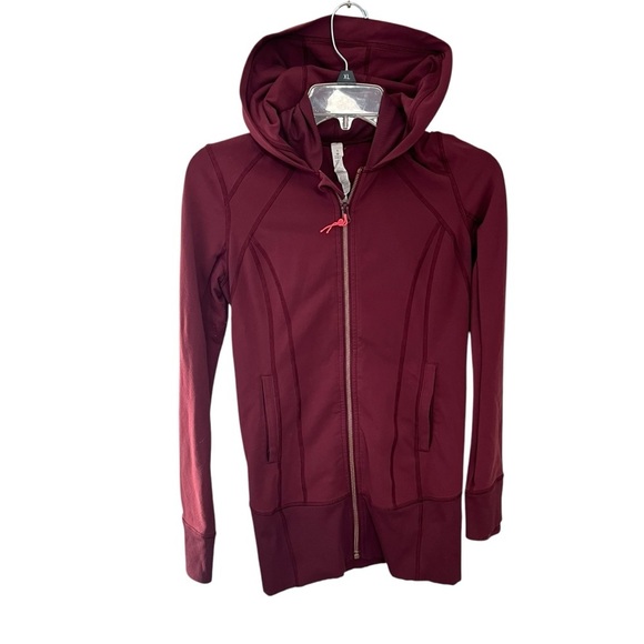 LULULEMON Daily Practice Jacket Hooded In Wine Berry Size 4 Stretch Full Zip - Picture 1 of 13
